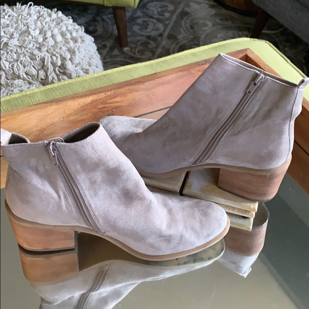 Faux Suede booties size 10 - Picture 2 of 8